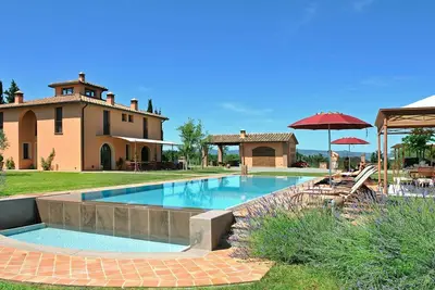 Maison de vacances privée avec Wifi, piscine privée, climatisation, Tv, animaux admis, parking