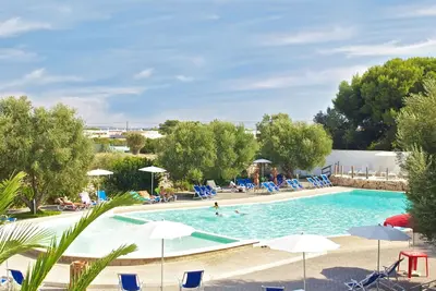 Bel appartement dans une maison de vacances avec Wifi, piscine, climatisation, terrasse, parking