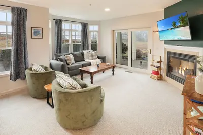 Image de Cozy condo perfect for winter vacation\n