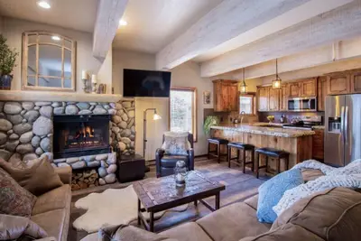 Christophe Condominium - Pool, Walk to Downtown, River Run Lodge & Bike Trail