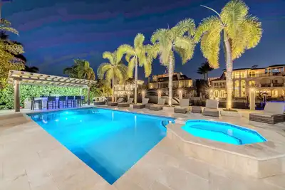 Image de Villa Tropical, Waterfront location off Las Olas in Seven Isles