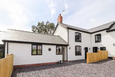 Image de Colomendy Alpaca Farm - Farm House, family friendly in Northop Hall