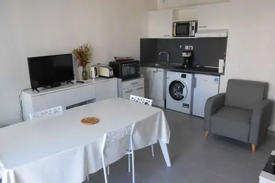 Image de Appartement T2 Cabine Climatisé, Terrasse, Parking Privé, Au Grau-du-Roi, Proche Plage et Centre