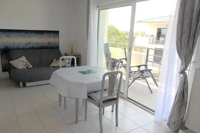 Image de Appartement 2 pièces, terrasse, parking privé, proche plage et centre, Grau-du-Roi