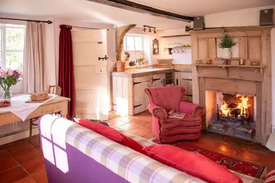 Image de Farm Cottage a cute C16th cottage, a walk across the fields to a great pub