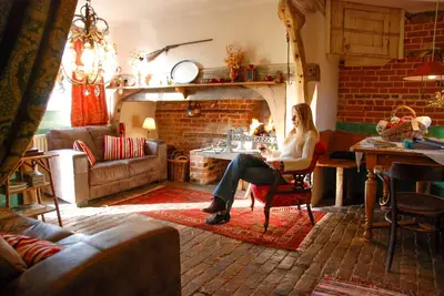 Image de Orchard Cottage cosy rustic comfort, just across the fields to a great Pub
