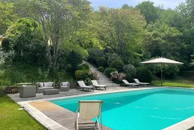 Image de \"Le Mas des Oliviers: Esprit provençal authentique\"
