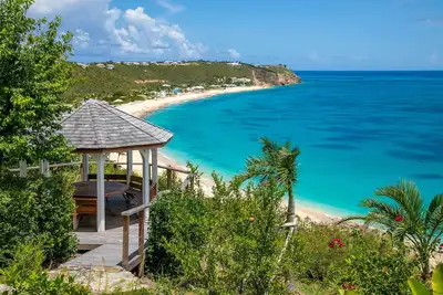 Image de Libellule - Elevated Beachfront Villa
