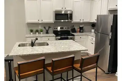 Image de **Cozy New Home/Near Airport/Quiet Neighborhood/Free Parking