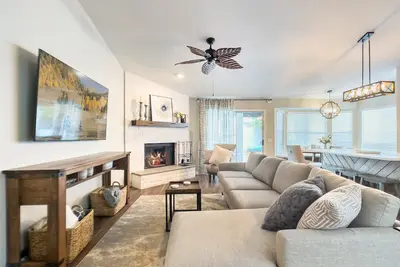 Val Vista Oasis- Gorgeous Gilbert Home with Pool