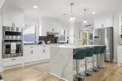 Image de Ultra Luxury 2, 500ft² | Utica Square | Playroom