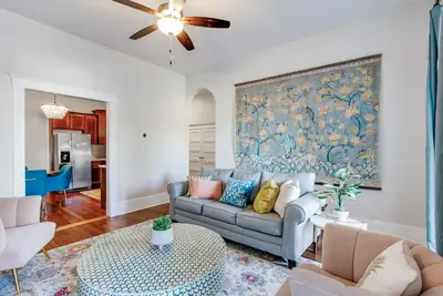 Image de Big Bright and Beautiful by Forsyth Park