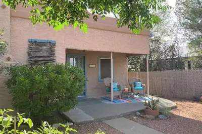 Image de Casa Candelilla - Santa Fe style home in the heart of Alpine.