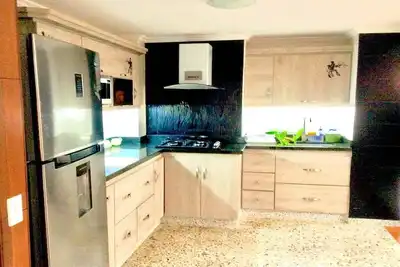 Image de Beautiful Home / No stairs / short walk to public transit