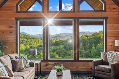 Image de Best Location w/ Views, King Beds, 3 Tv Gaming Wall, and Giant Scrabble Board