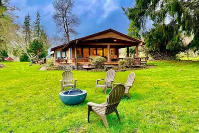 Image de Golfer’s Getaway Cabin on Historic Golf Course