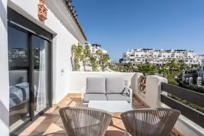 Image de Appartement de luxe avec vue sur la mer et les montagnes et Wi-Fi