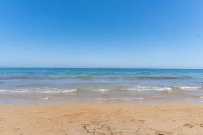 Image de Beach Gem! High end Condo