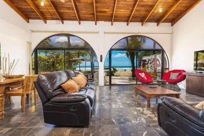 Image de Surf and Relax ~ Beachfront ~ Sand in your feet!