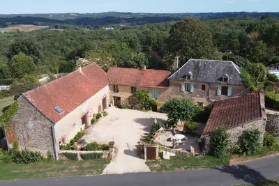 Image de Charmant gîte rural avec Piscine à 8mn de Lascaux et 15mn de Sarlat