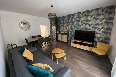 Image de Appartement 4/6 p au ❤ de Pézenas: Hôte Sandrine et Sébastien