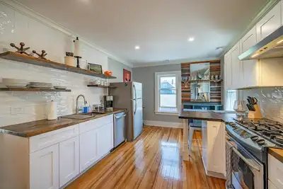 Image de Spectacular 2 Br, 1. 5 Ba close to all venues, hospitals & universities