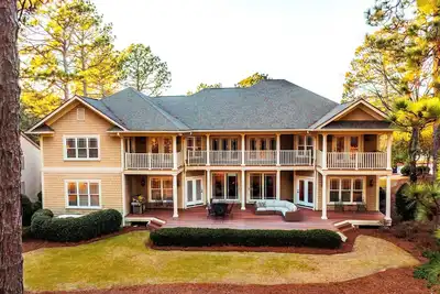 Image de Ramsey Cottage on Pinehurst No 9 - Spectacular️ Golf Views - Sleeps 26