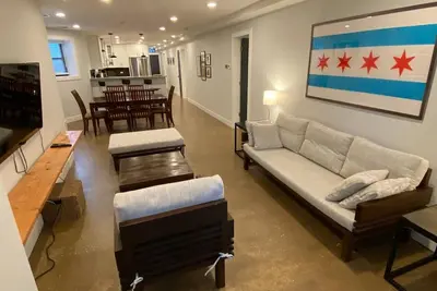 Image de Logan Square Oasis with 3 Beds and 2 Baths.