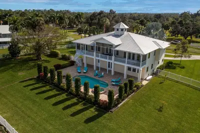 Image de Riverview Paradise, \"A Shore Thing\"