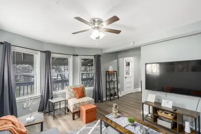 Image de Near Cleveland Clinic, University Hospital, Va, Case Western, & Little Italy