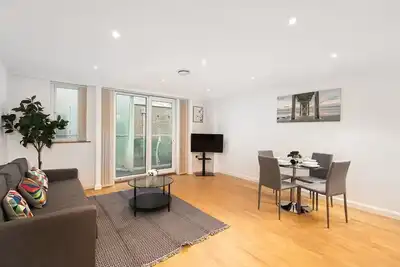 Image de Skyvillion - Cozy 2 Bed Apartment + Balcony in New Barnet