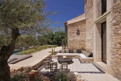 Image de A proximité d' Uzès, Mas de 350m² climatisé avec piscine, jardin de 5000m²