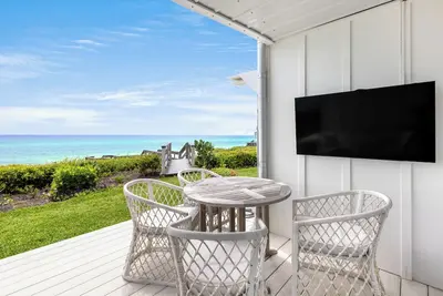 Image de Into The Mystic - Luxurious Gulf Front Beach House