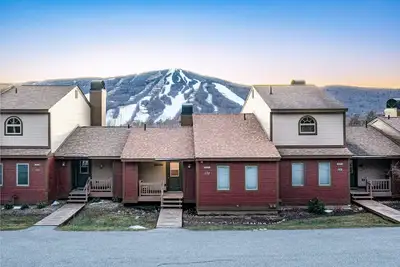 Image de New! Mount Snow renovated 'skadi' condo retreat!