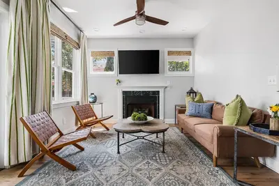 Image de The Inns - Luxury 3br/3ba Suite - Best Location!