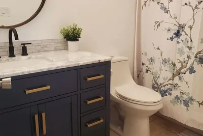 Image de Stylish Central 2br Townhouse | Walk to Sloan Park