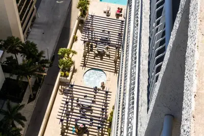 Image de Cozy Brickell Studio with Free parking and Pool, Game Room and Jacuzzi