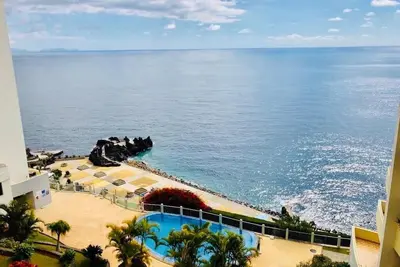 Image de Beaches around, Shopping center, restaurants, bars, wine shop, garden, promenade