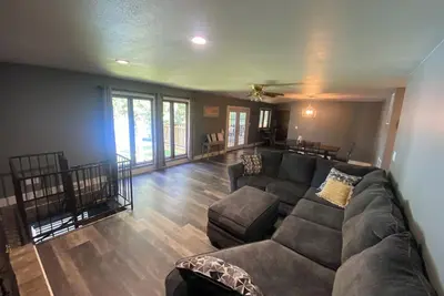 Image de Cozy house on the lake minutes from the golf course