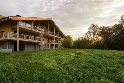 Image de Appartement de luxe avec sauna en France Portes du Soleil. Randonnée en été, ski en hiver