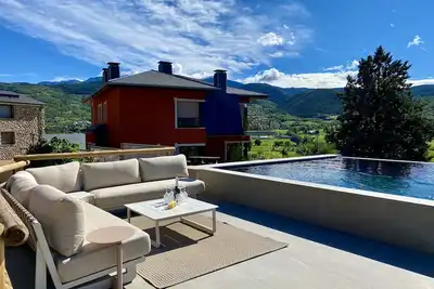 Image de Unforgettable super-sunny wine estate/luxury villa close to Andorra.