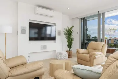 Image de Sunset on the Beach, stylish family home near Mornington Peninsula beaches