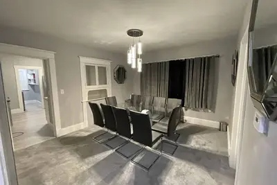Image de Kid friendly neighborhood! Everyone is welcomed in this cozy apartment home!