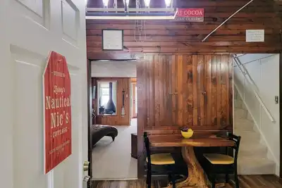 Image de Nautical Nic's Cozy Lakefront Cottage