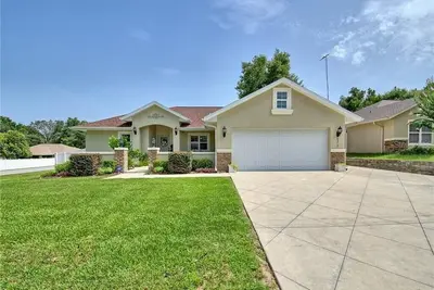 Image de Single family home blocks from the Villages