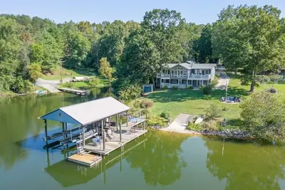 Image de Lakefront Retreat with Game Room, Hot Tub, and Gym!