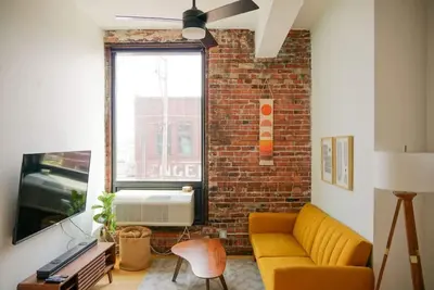 Image de Enger Lofts Hotel 🌲 Modern Getaway in the Heart of the Craft District