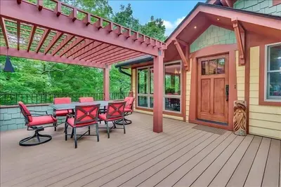 Image de Covered Boat Slip! Beautiful Craftsman Home w/ Great Dock! Come Visit \"Charlie's Treehouse\"!