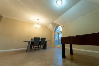 Cozy Charming Brick Home Updated New furnitures! Arlington Central!