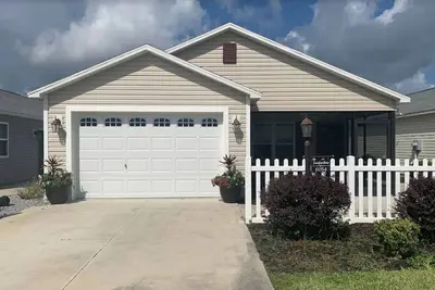 Image de Paradise! 2 bed, 2 bath plus 4-seater golf cart.